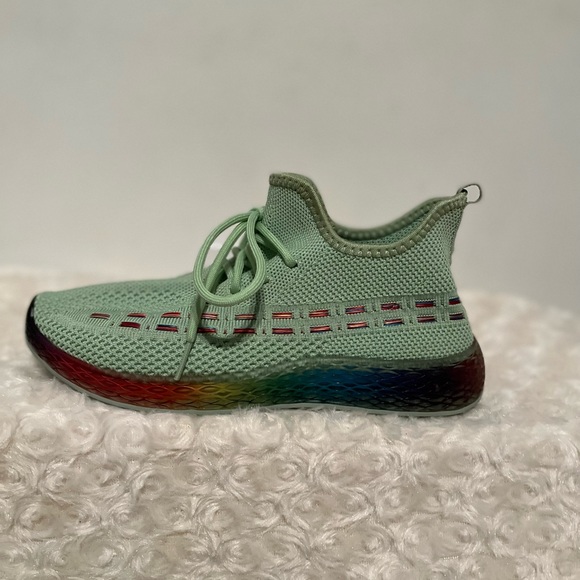 WANTED “STREAK” GREEN W RAINBOW ACCENT SNEAKERS COLORFUL - Picture 10 of 12